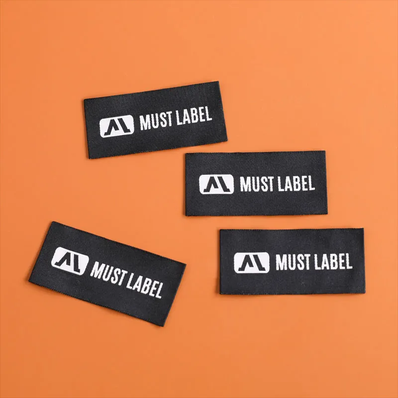Dôležitosť tkaných štítkov v oblasti brandingu a identifikácie produktu